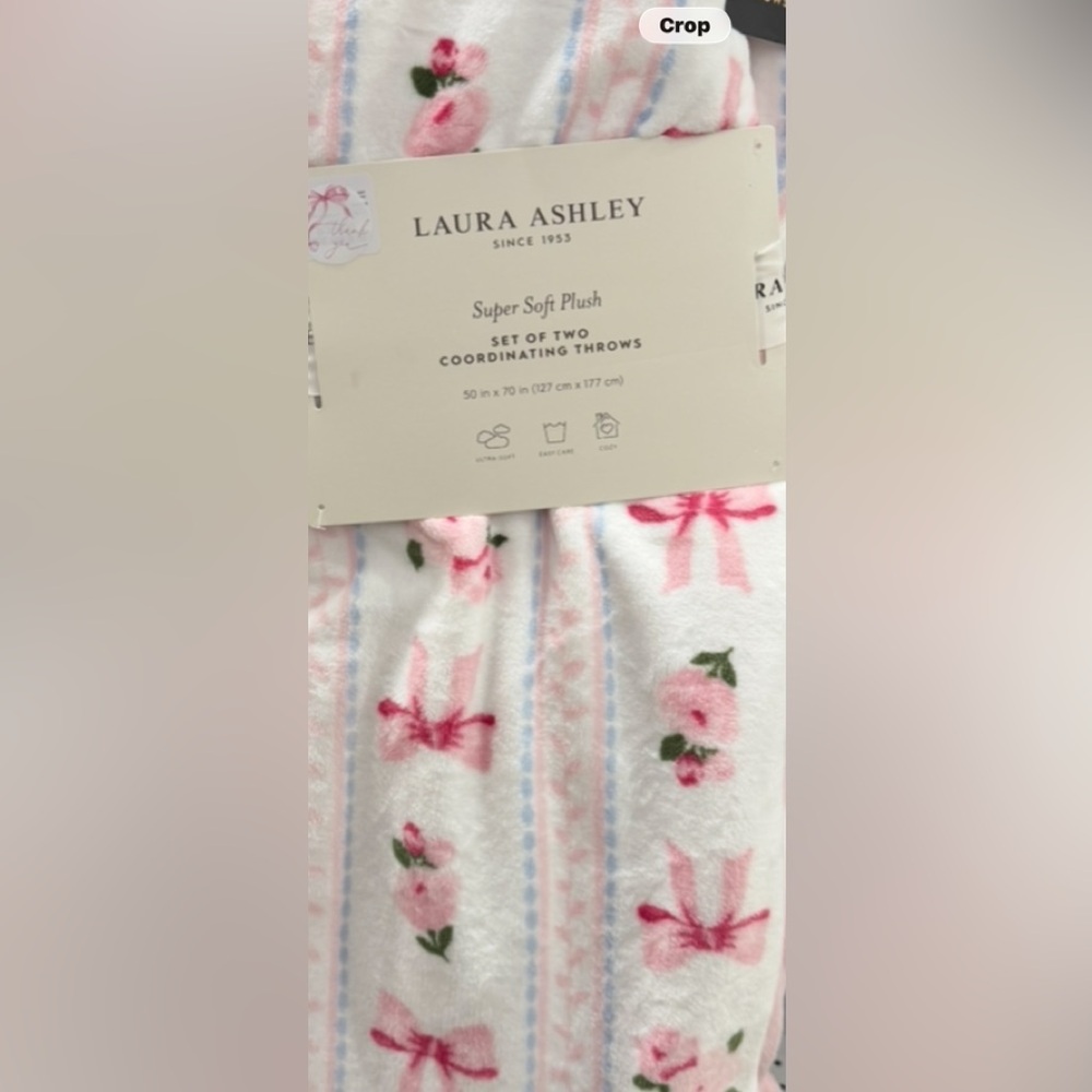 π πΈLaura Ashley Set of TWO Pink Plush Coordinating Throws NWT ~ π BOWS & πΈROSES - Picture 16 of 16